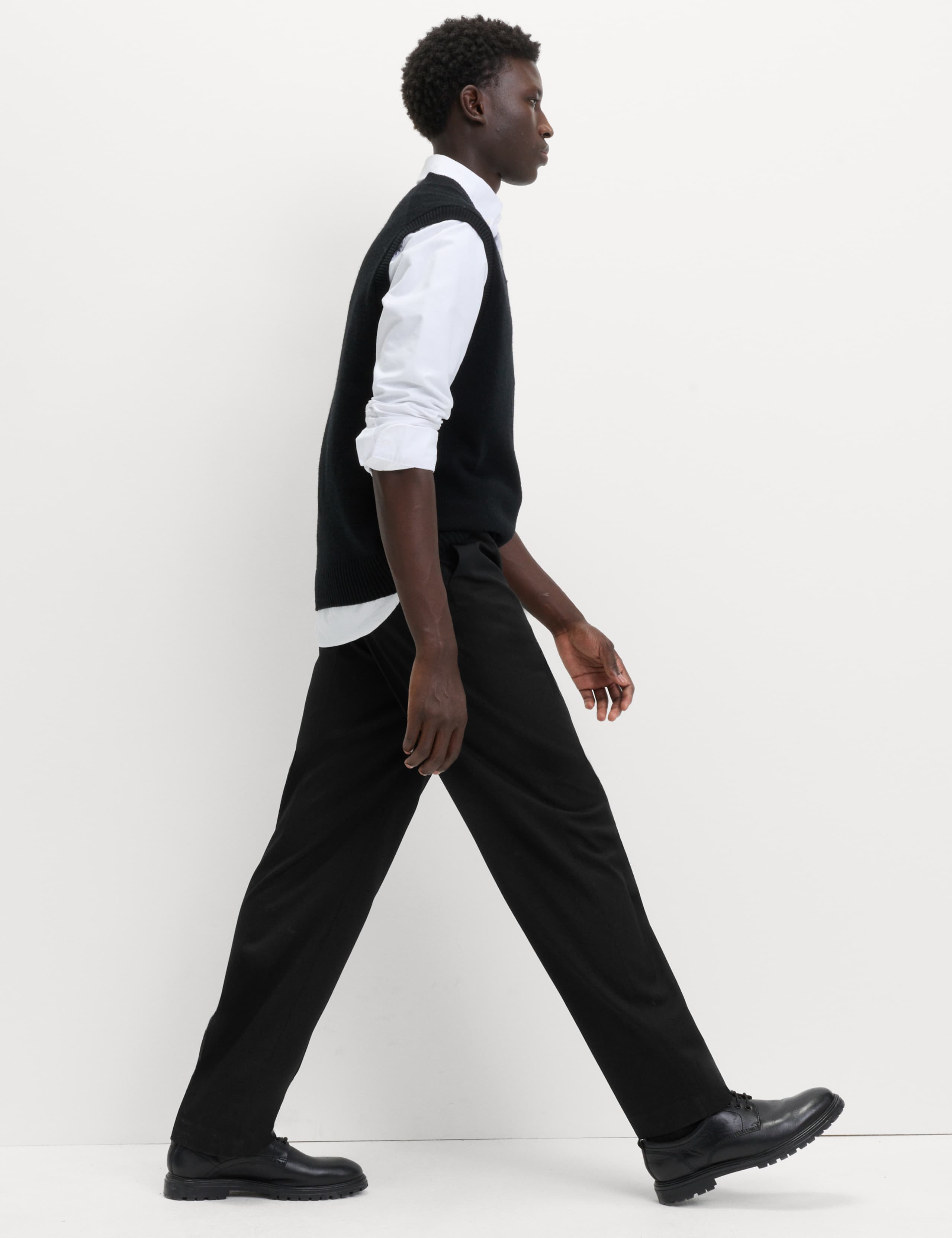 Relaxed Fit Single Pleat Trousers