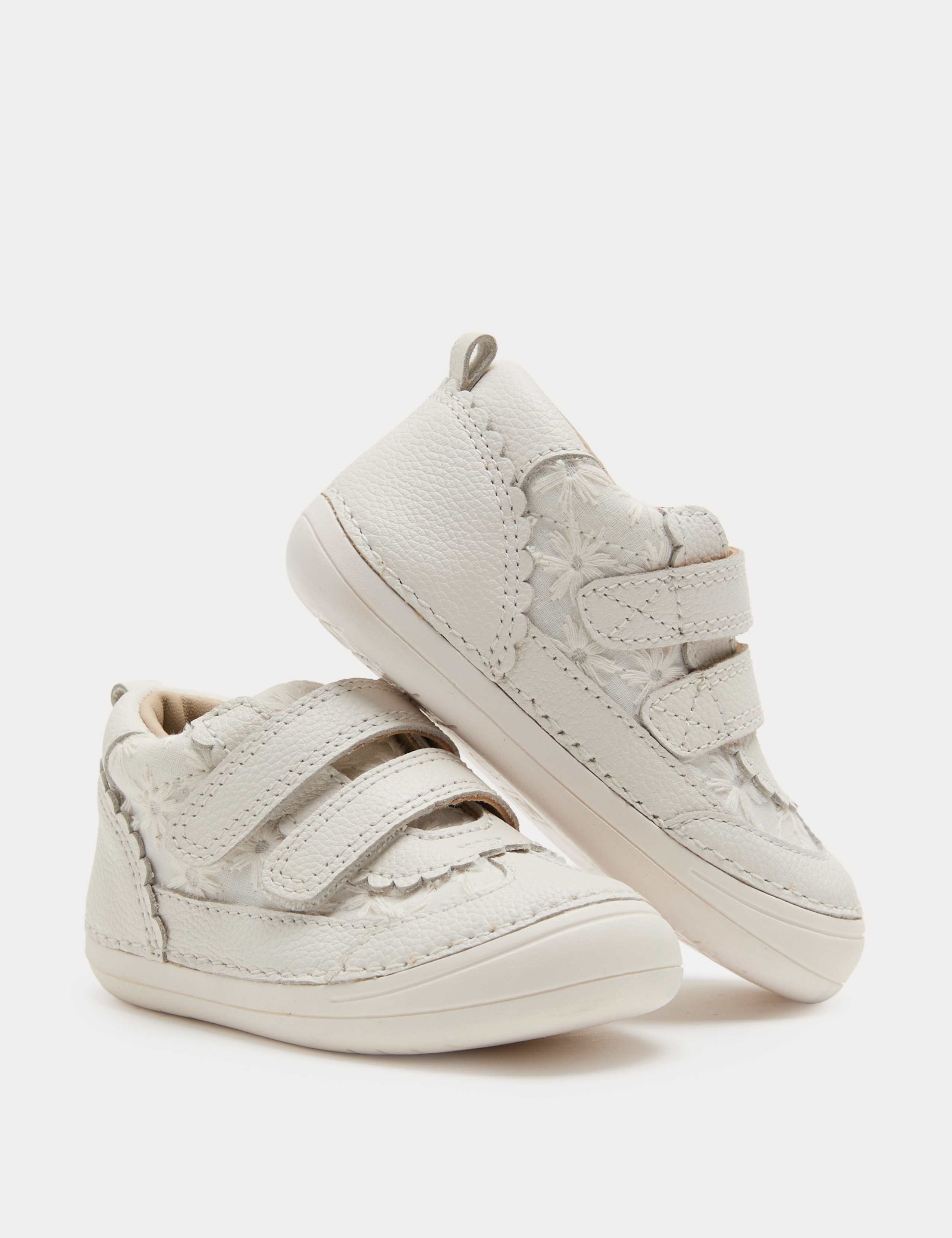 First Walker Leather Broderie Trainers (2 Small-5 Small)