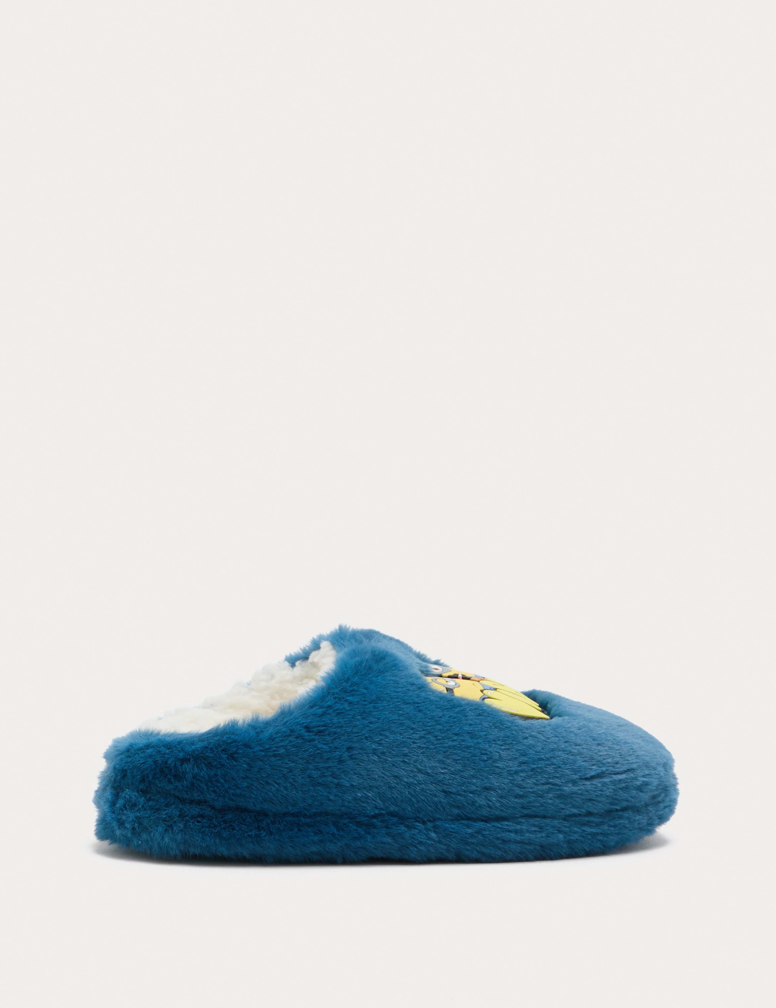 Kids' Minions™ Slippers (9 Small - 6 Large)