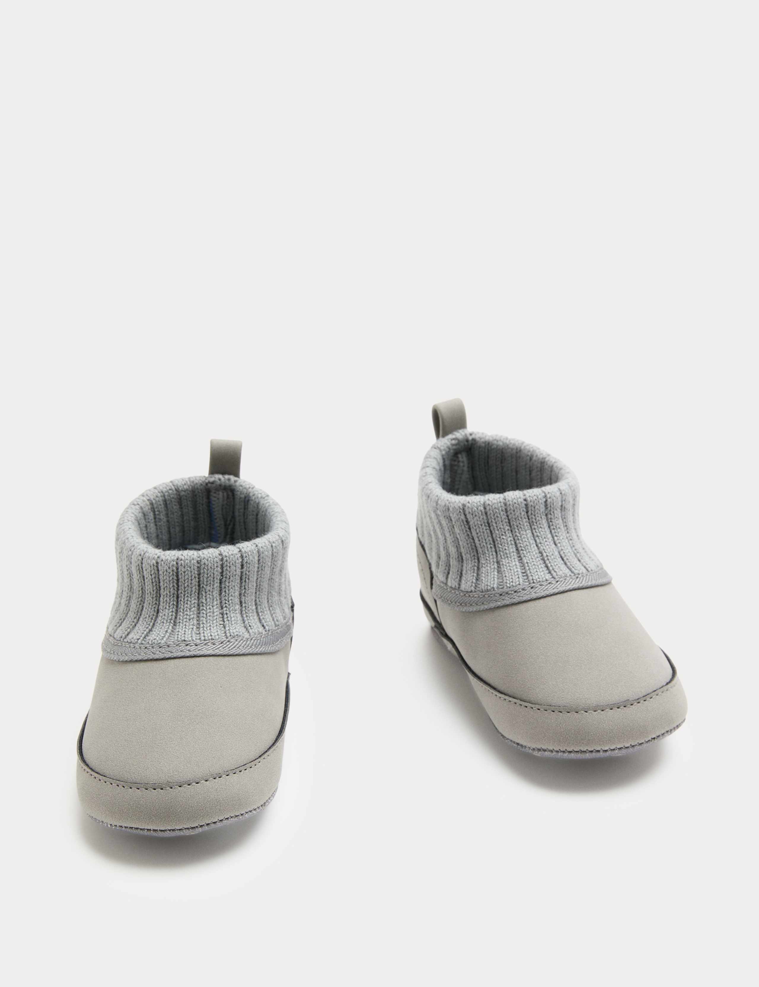 Baby Pram Shoes (0-18 Months)