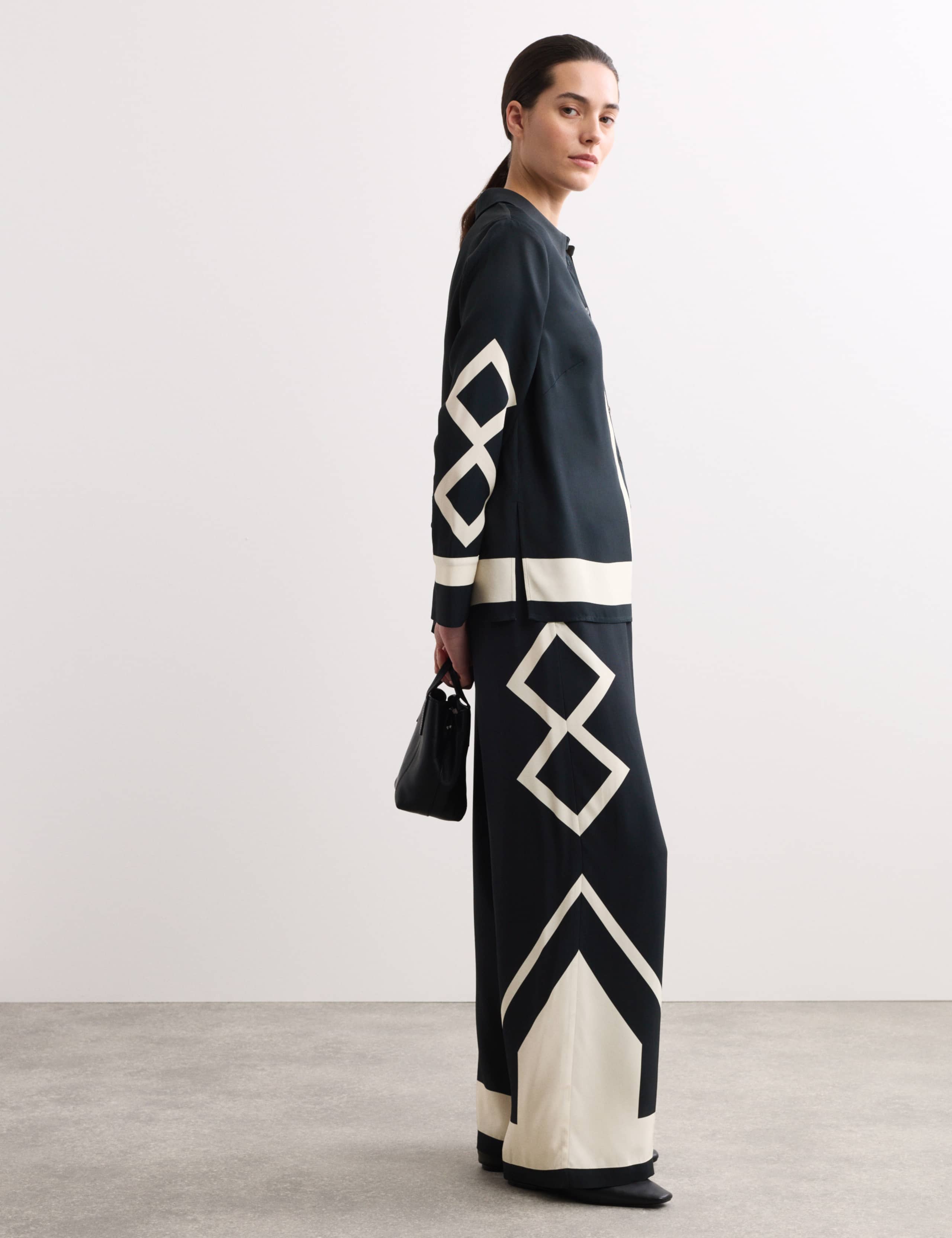 Printed Shirt & Trouser Set 2 of 6