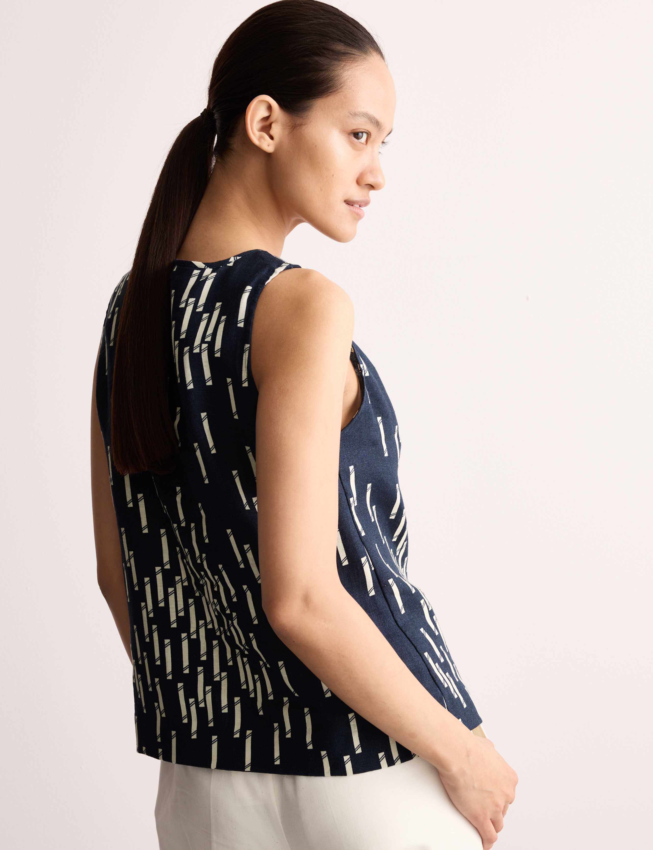 Pure Linen Dash Print Shell Top