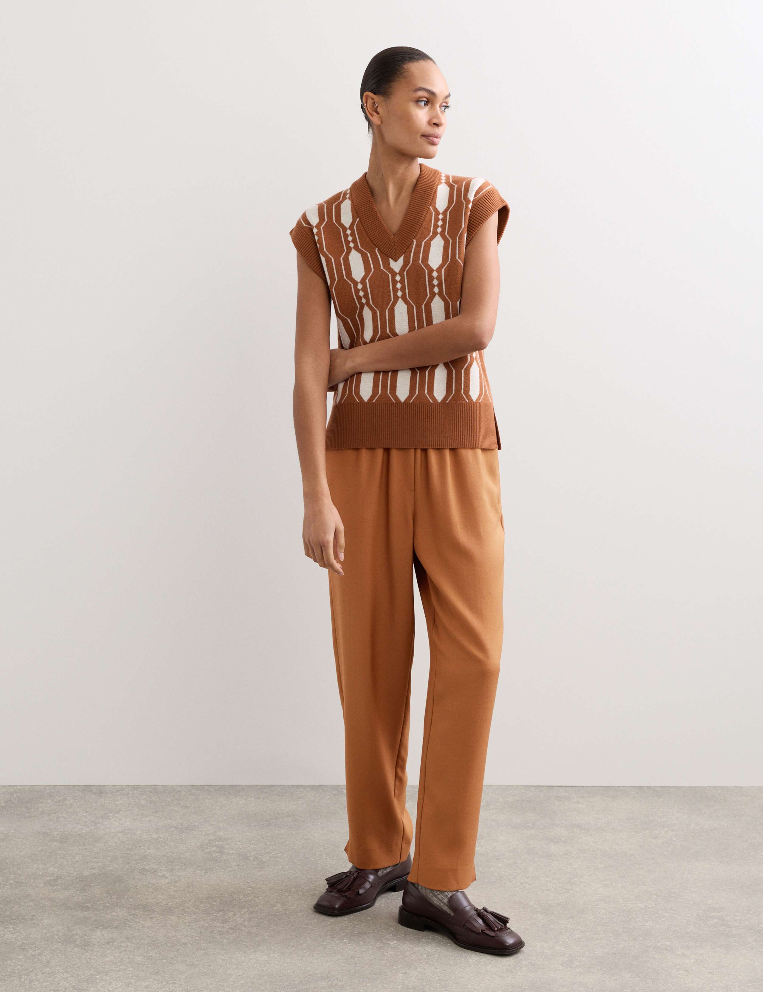 Lyocell Rich Elasticated Waist Tapered Trousers