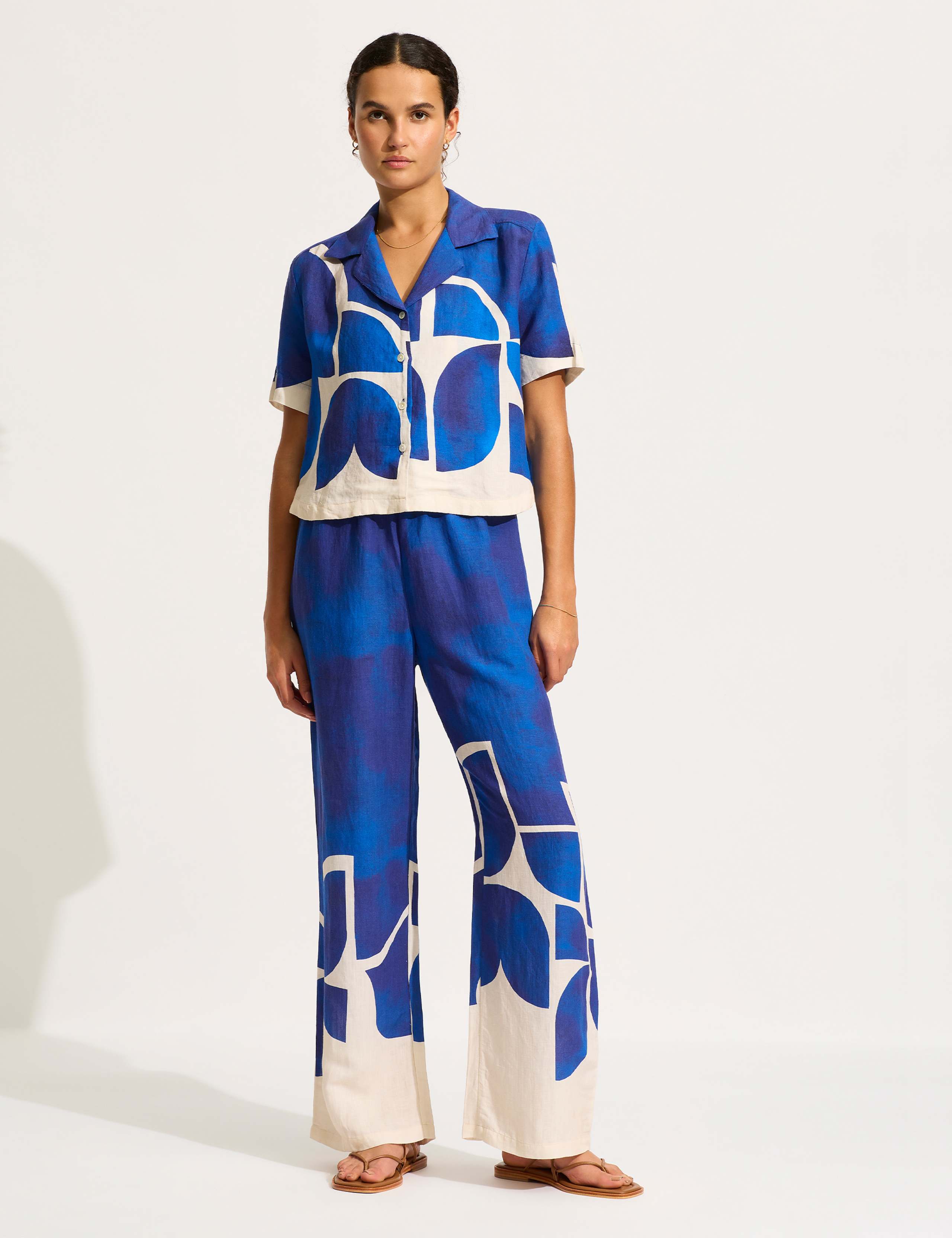 Linen-Rich Sunray Cropped Beach Shirt
