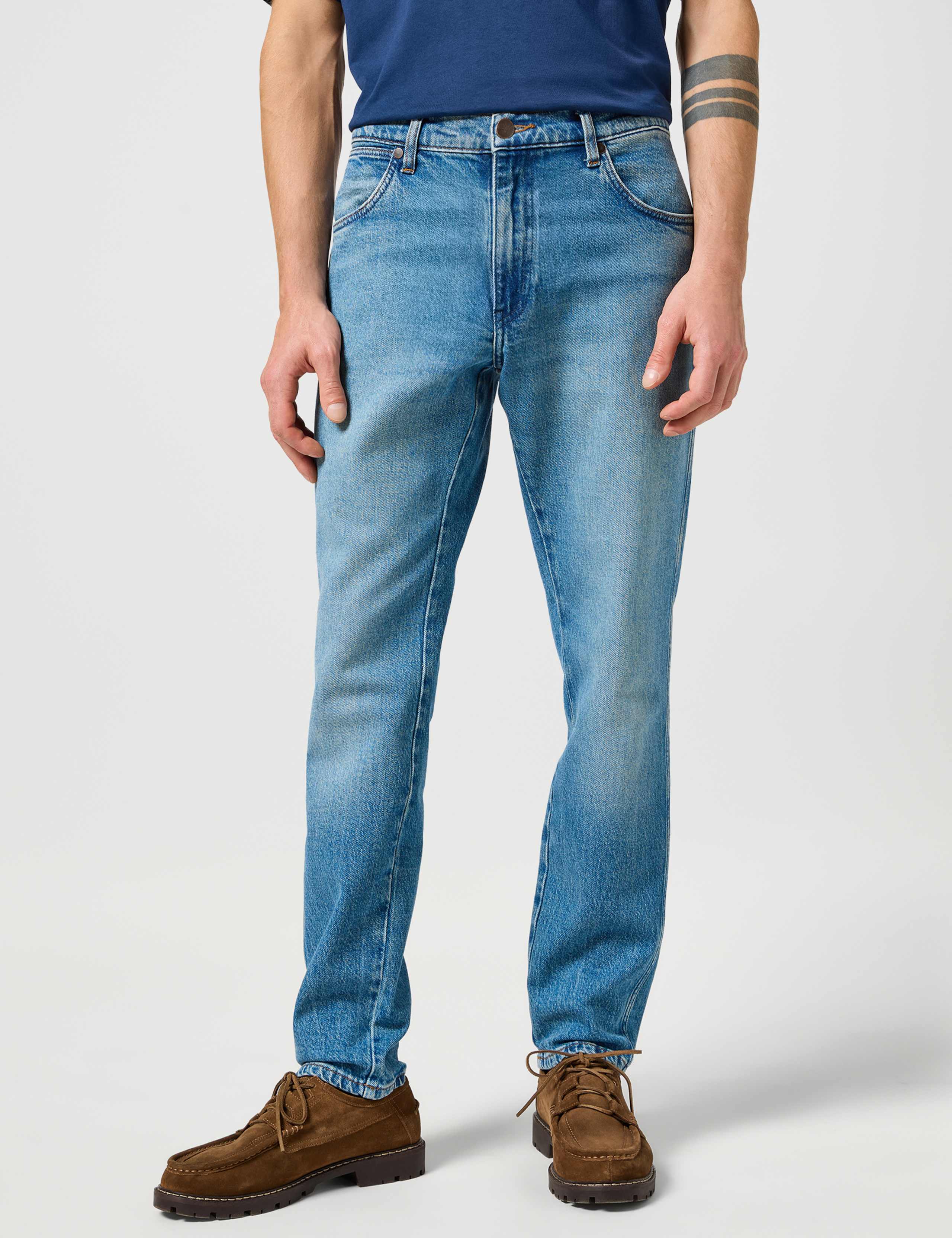 Tapered Fit Jeans