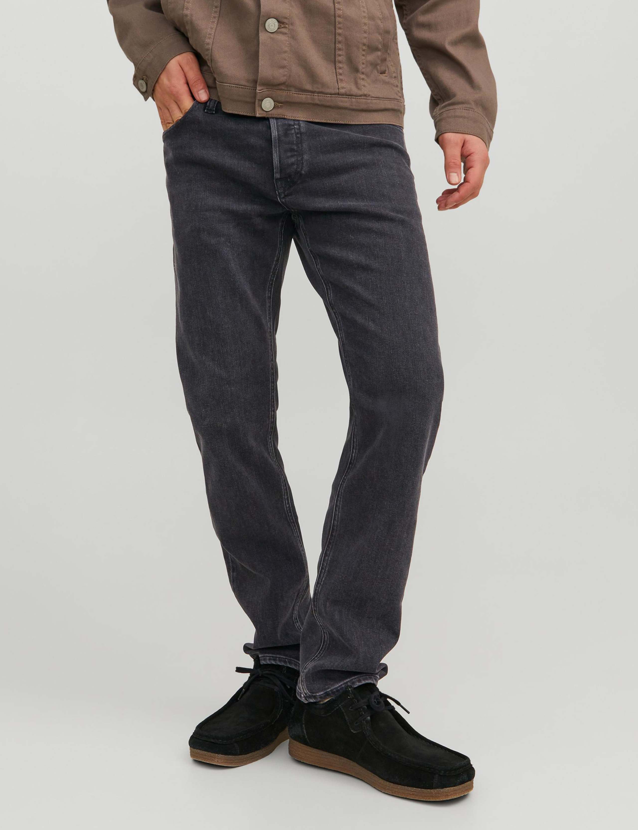 Tapered Fit 5 Pocket Jeans