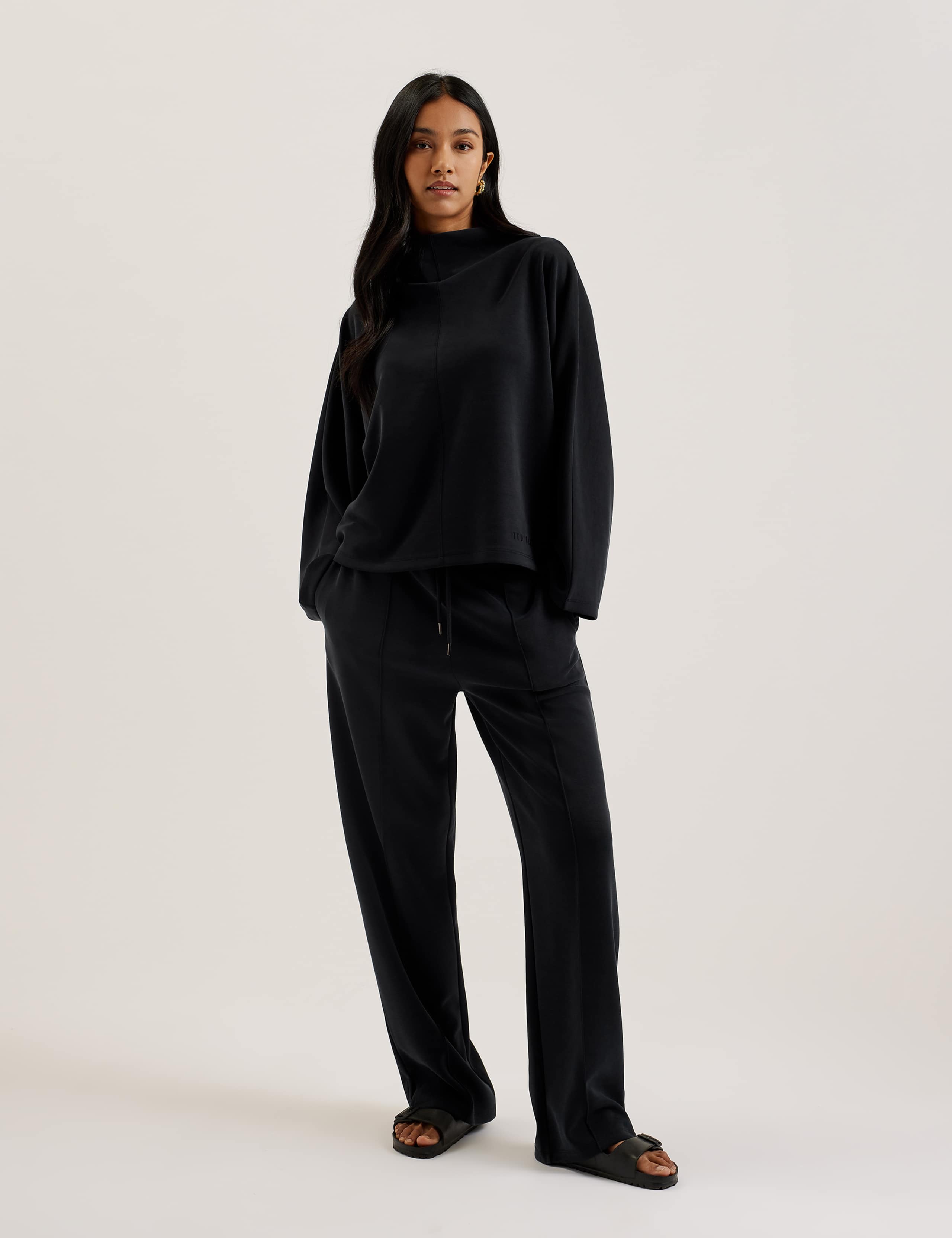 Funnel Neck Sweatshirt QT