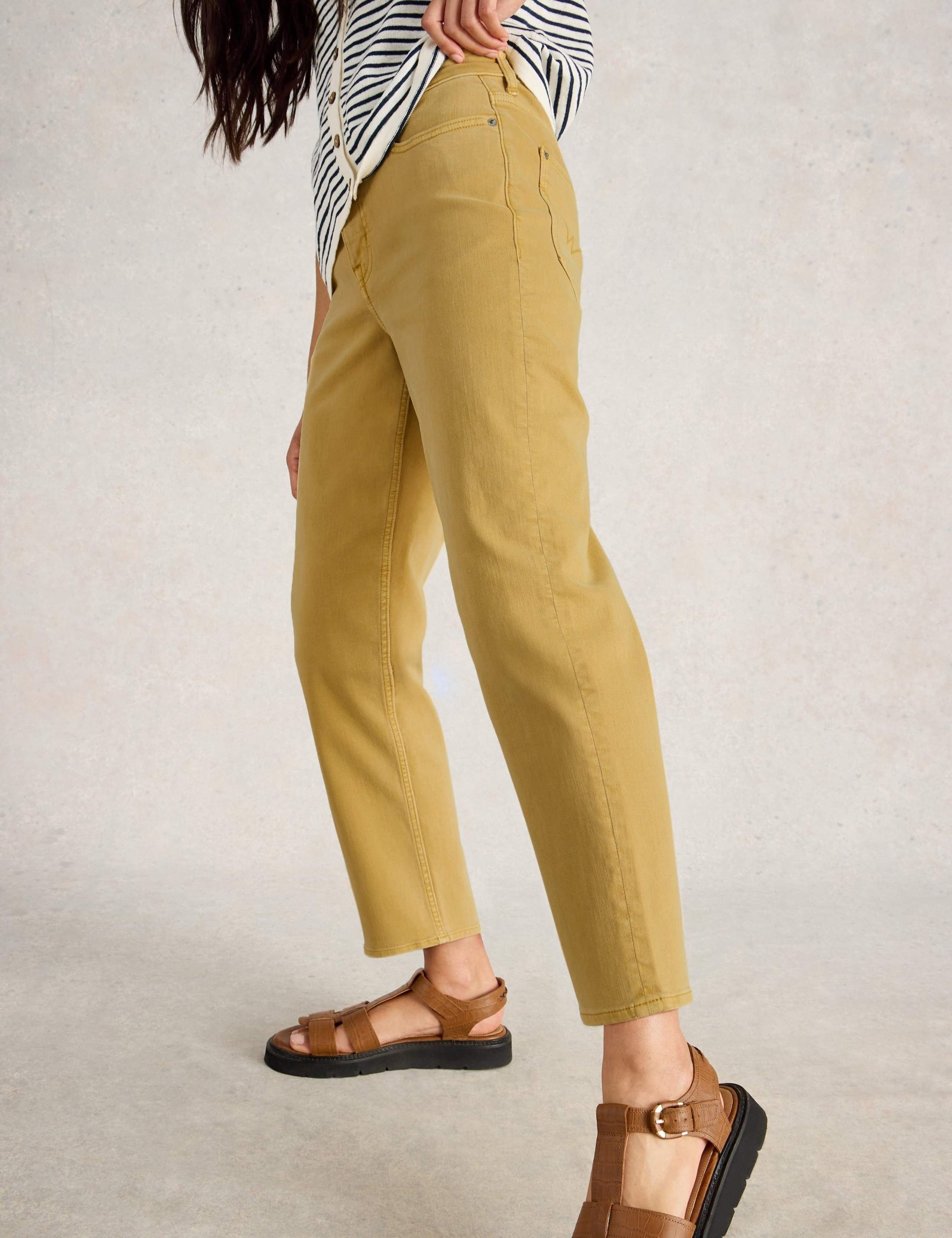 Mid Rise Straight Leg Cropped Jeans