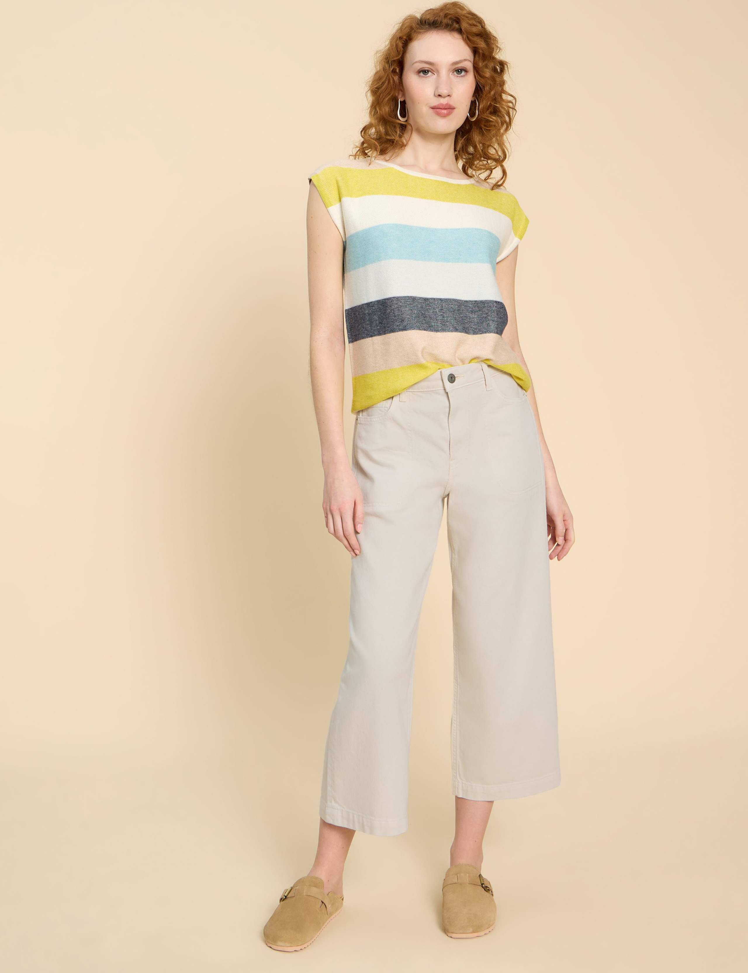 Mid Rise Wide Leg Cropped Jeans