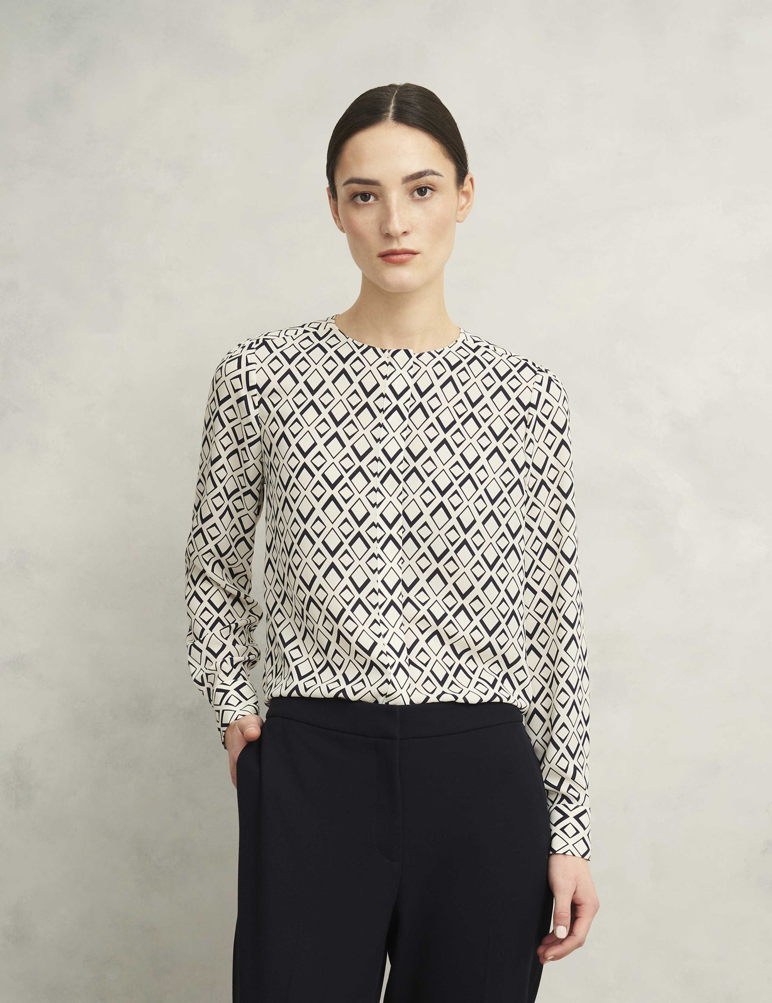 Geometric Crew Neck Blouse