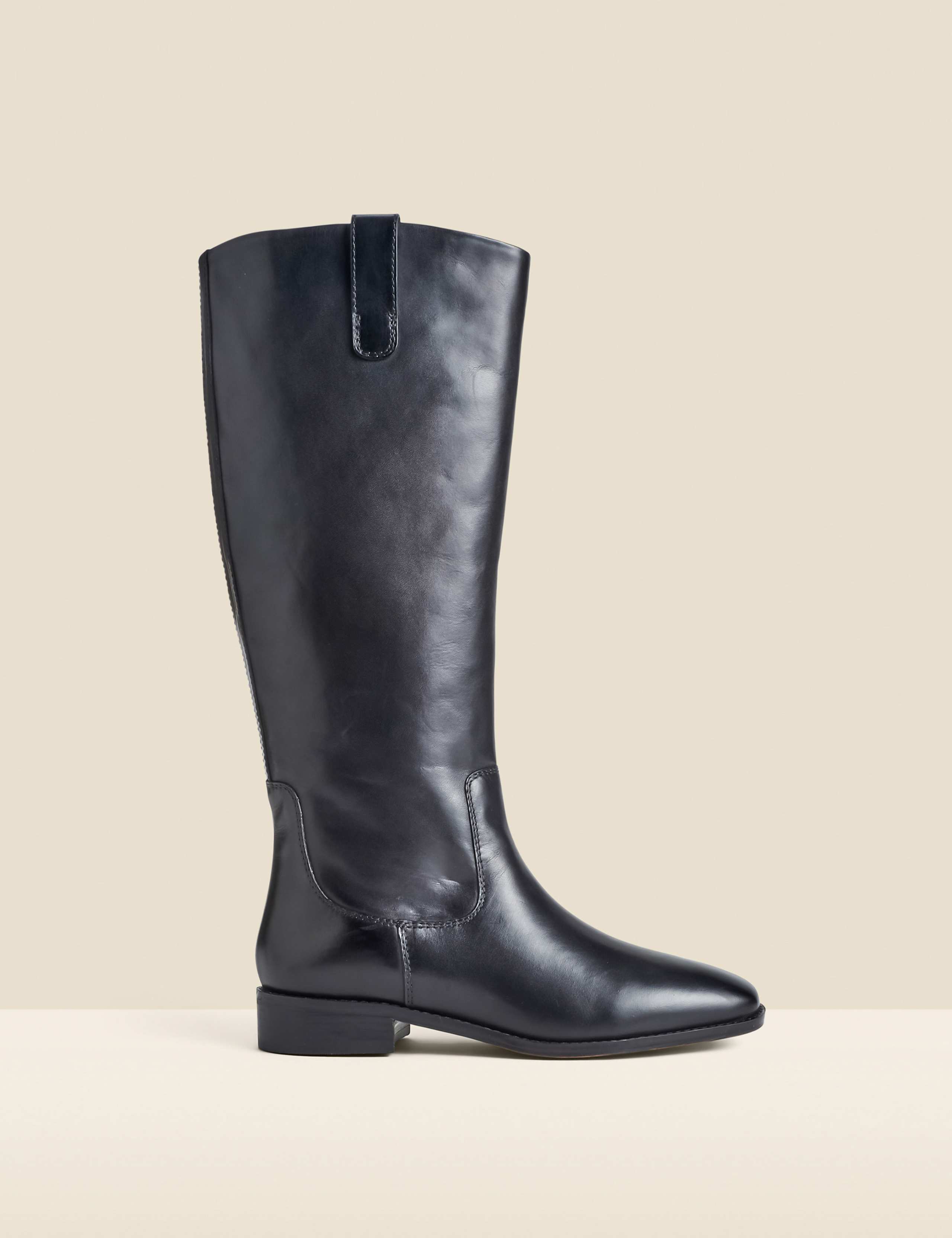 Square Toe Flat Leather Boots
