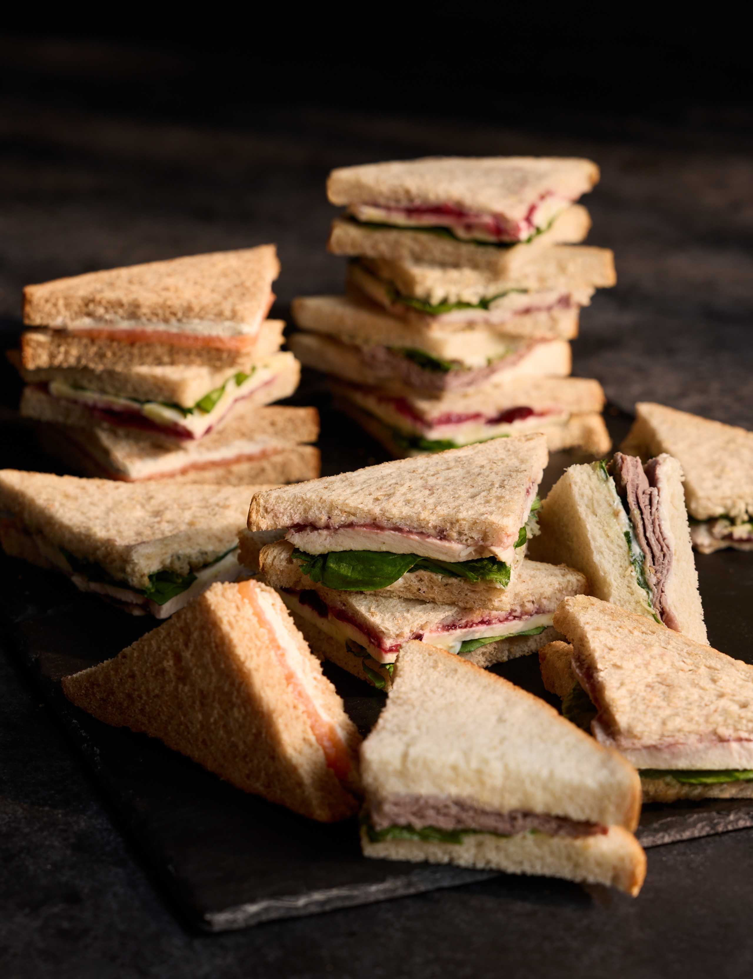 Festive Shelter Platter (14 Pieces)