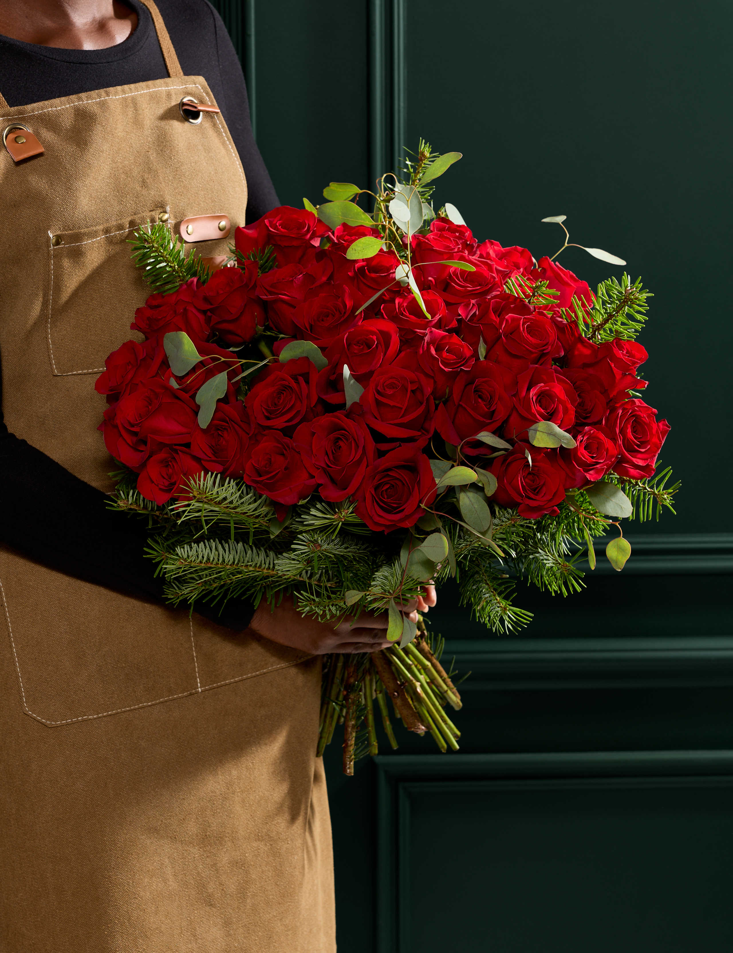 Luxury Red Rose Bouquet (Delivery from 26th November)