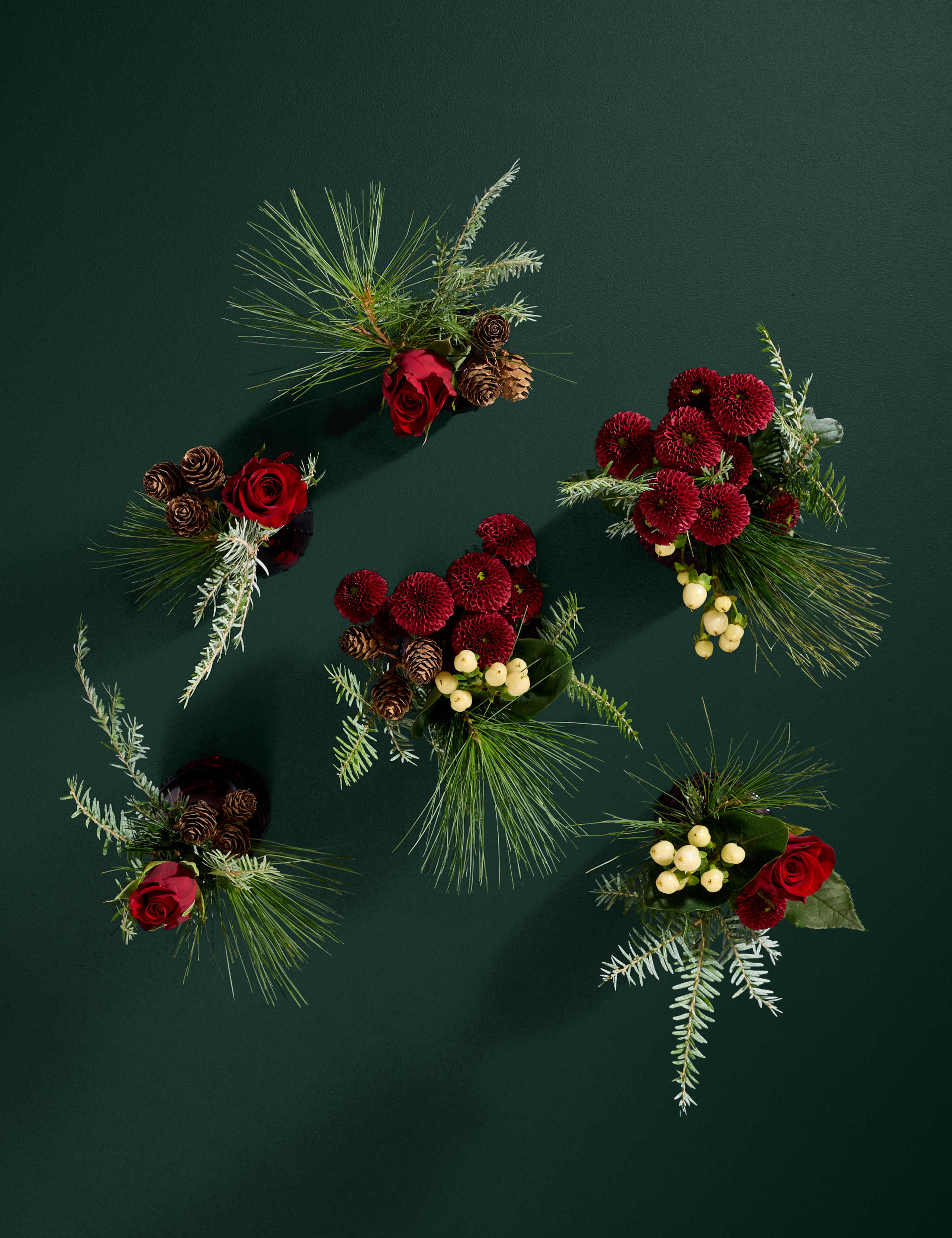 6 Christmas Flower Place Settings with Name Tags (Delivery from 10th December)