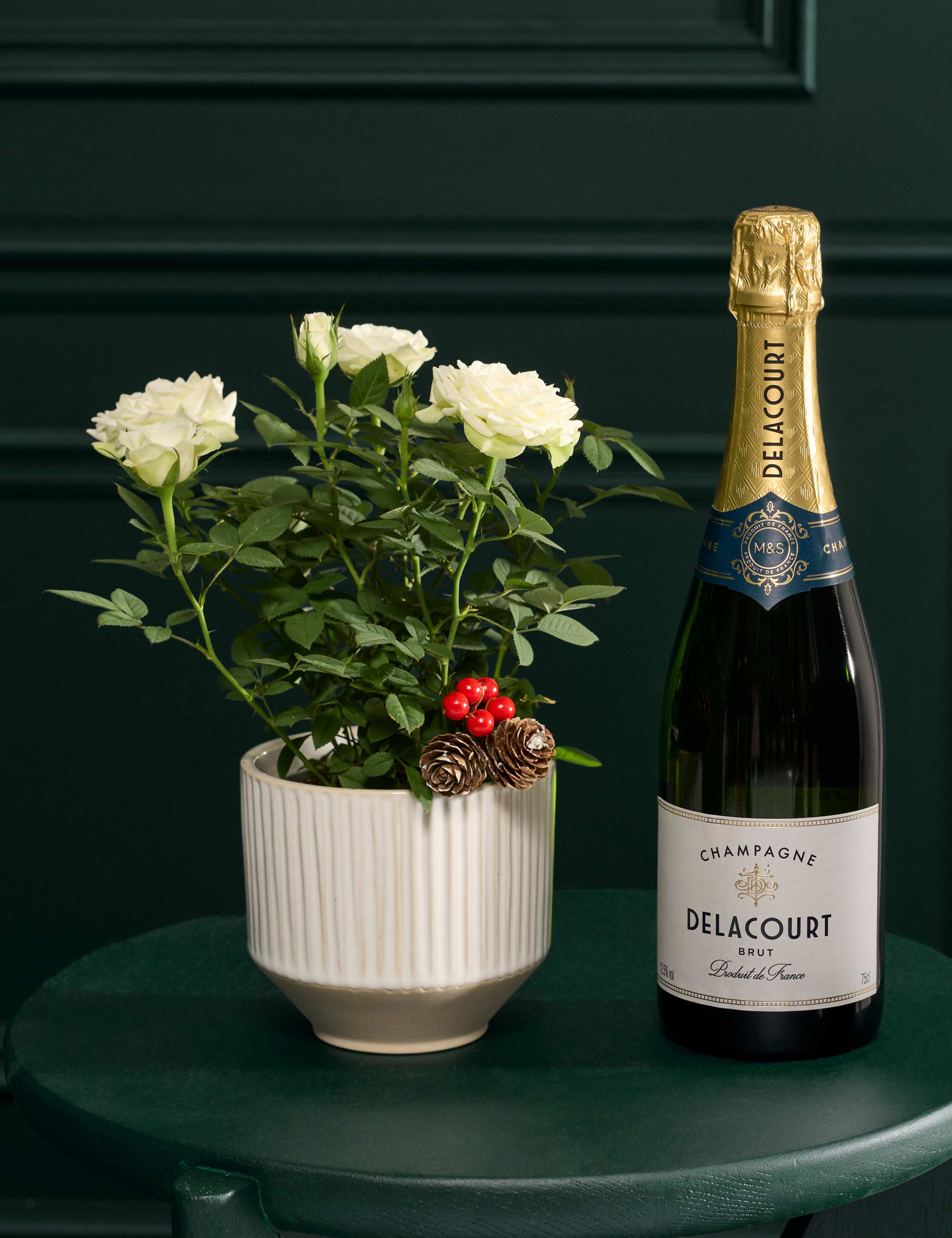 Christmas White Rose with Delacourt Champagne