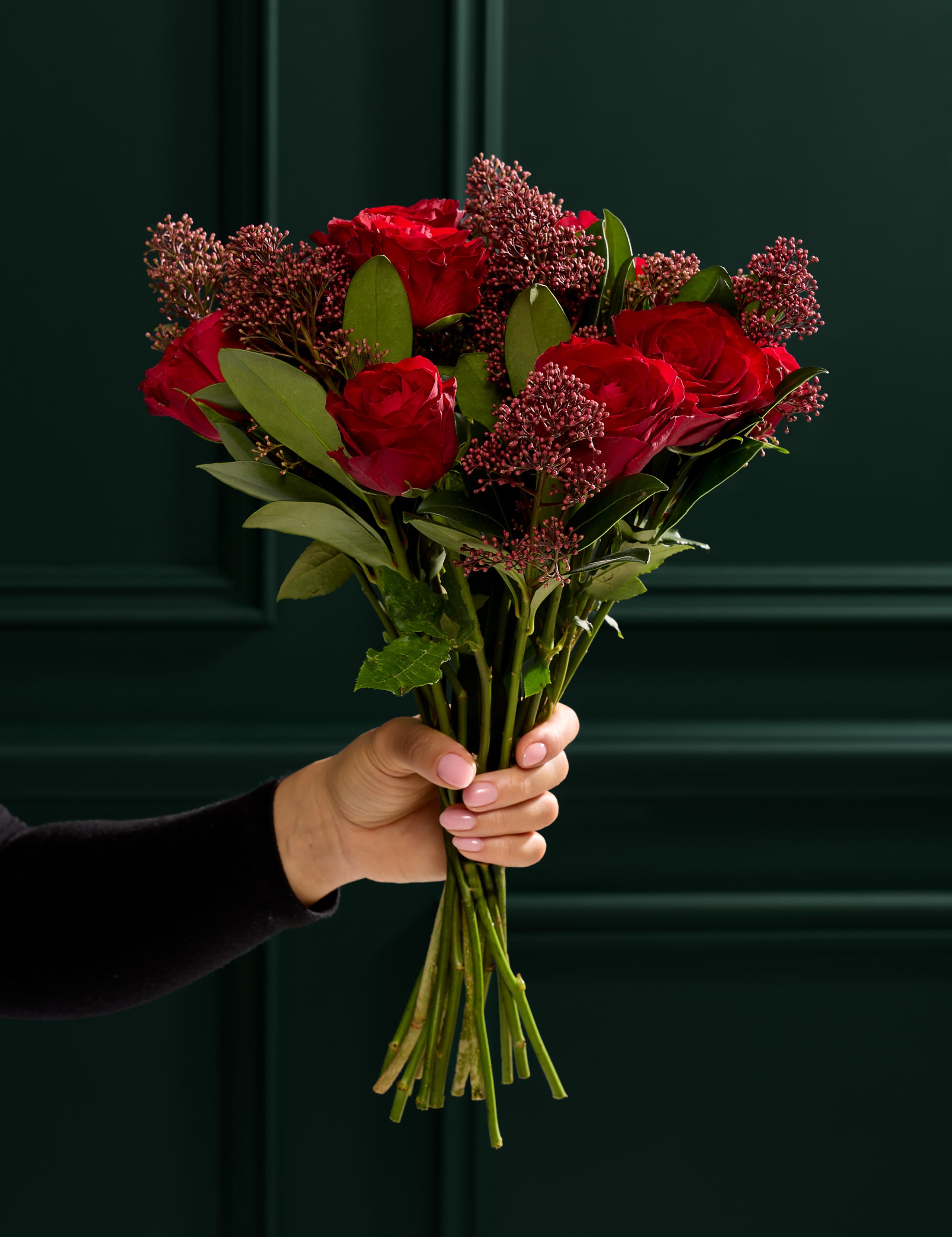 Rose & Skimmia Posy