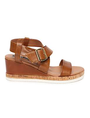 Leather Plain Badges Sandal