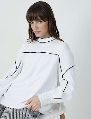 MOCK NECK CONTRAST TIP BLOUSE