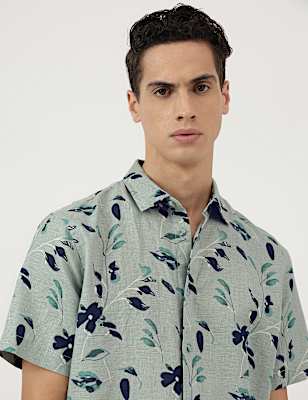 Relaxed Fit Spread Collar Shirt