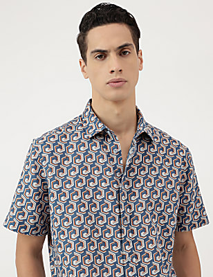 Relaxed Fit Spread Collar Shirt