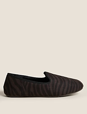 Leopard Print Faux Fur Lined Slippers