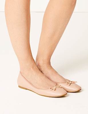 Bow Square Toe Pumps