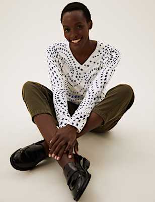 Supersoft Star V-Neck Relaxed Jumper