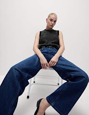 Textured Tipped Detail Knitted Vest