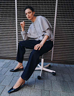 Air-Yarn Crew Neck Cape Slim Fit Cardigan