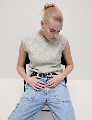 Cloud-Yarn Textured Knitted Vest