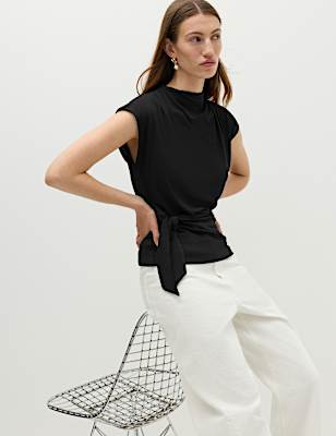 Sleeveless Knot Detail Top