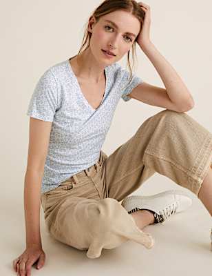 Cotton Ditsy Print V-Neck Fitted Top