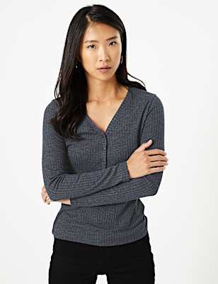 V-Neck Fitted Long Sleeve Top