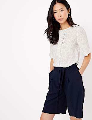 Floral Pleat Front Short Sleeve Blouse