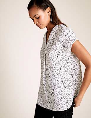 Leaf Print V-Neck Sleeveless Shell Top