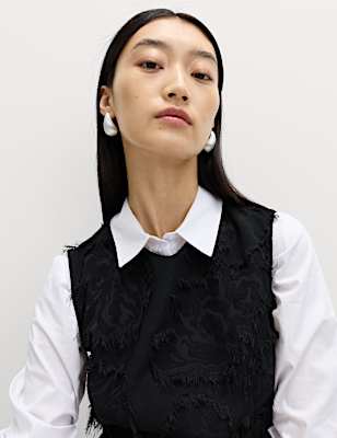 Floral Jacquard Fringed V-Neck Tailored Top