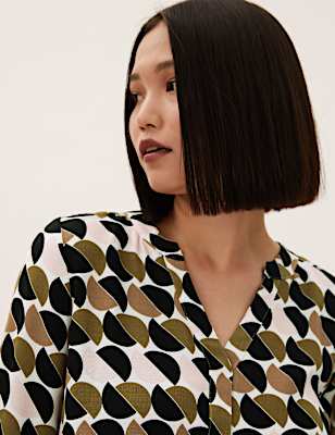 Geometric V-Neck Long Sleeve Popover Blouse