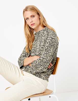 Animal Print 3/4 Sleeve Sweatshirt