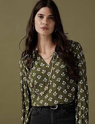 Floral Notch Neck Popover Blouse