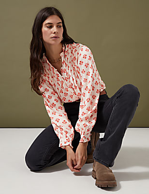 Floral Pintuck Long Sleeve Blouse