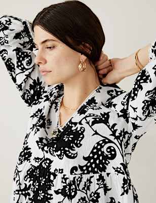 Linen Rich Floral V-Neck Blouse