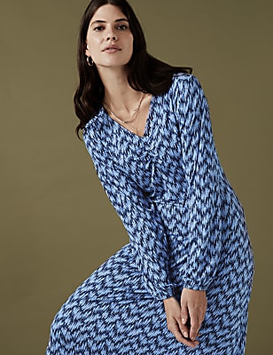 Jersey Floral V-Neck Knee Length Tea Dress