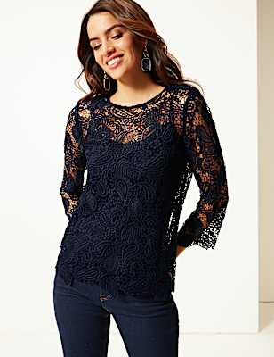 Lace Round Neck 3/4 Sleeve Blouse