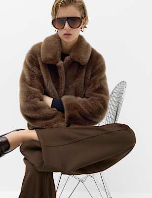 Faux Fur Collared Short Jacket