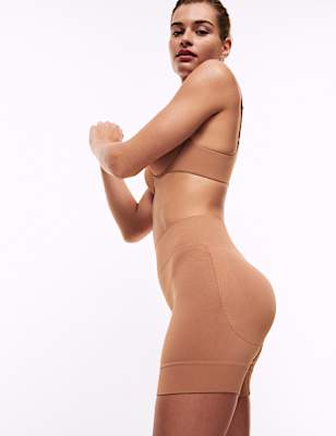 Cool Comfort&trade; Seamless Bum Boosting Shorts