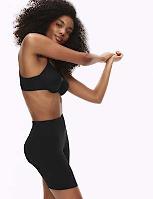 Cool Comfort™ Seamless Bum Boosting Shorts