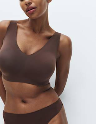 Body Invisibles&trade; V-Neck Crop Top F+
