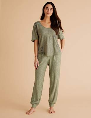 Flexifit&trade; Lounge Cuff Joggers