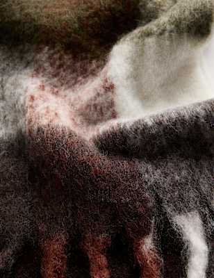 Chunky Gingham Tassel Scarf with Wool