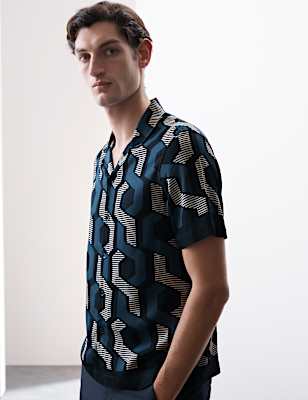 Regular Fit Geometric Print Short Sleeve Shirt